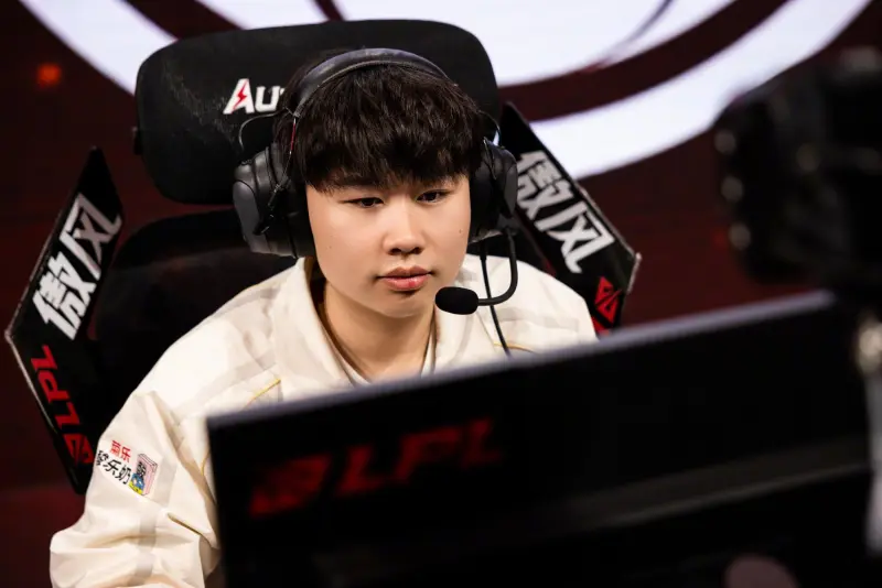 IG发布队伍赛前调试返图：新春快乐！今天比赛加油！