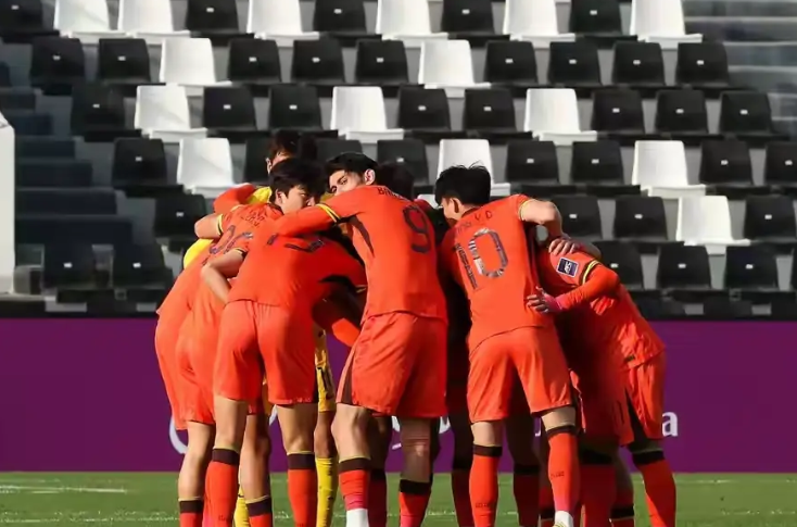 开云APP-糟了！沙特裁判执法U23亚洲杯决赛，与日本亲密，对中国男足不利