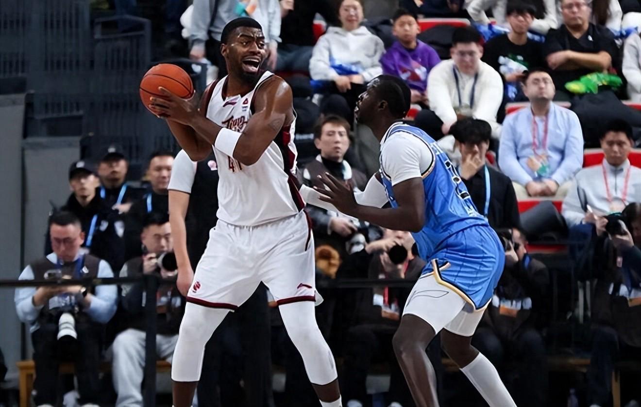 KAIYUNAPP-唉！3大投手3分16中2，频频打铁输北京，球迷：平时训练在干什么?