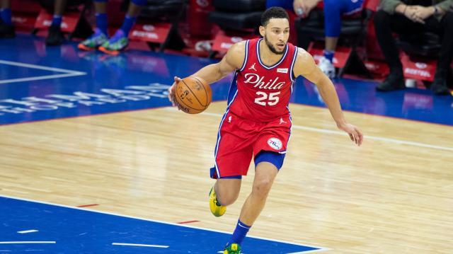 1610688544183021037.jpg 开云APP-用三双回击交易流言 西蒙斯留队却难寻永恒避风港