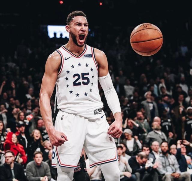 1610688566356033664.jpg 开云APP-用三双回击交易流言 西蒙斯留队却难寻永恒避风港